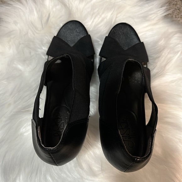 Life Stride Strappy Soft System Heels - Picture 2 of 6